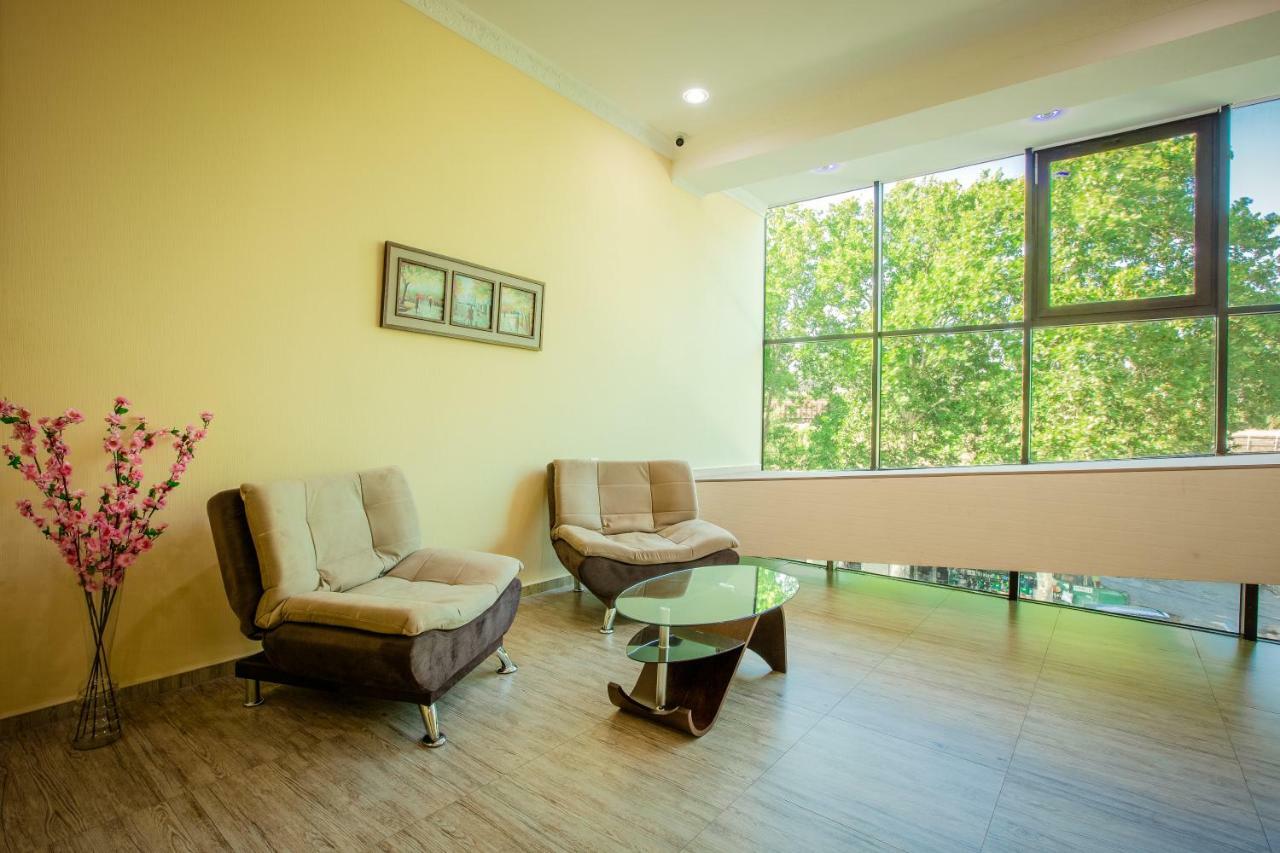 Hotel Comfort Τυφλίδα Εξωτερικό φωτογραφία